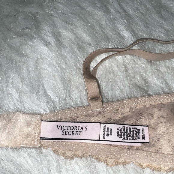 Victoria’s Secret Unlined Demi Bra Size 32B - Picture 3 of 4